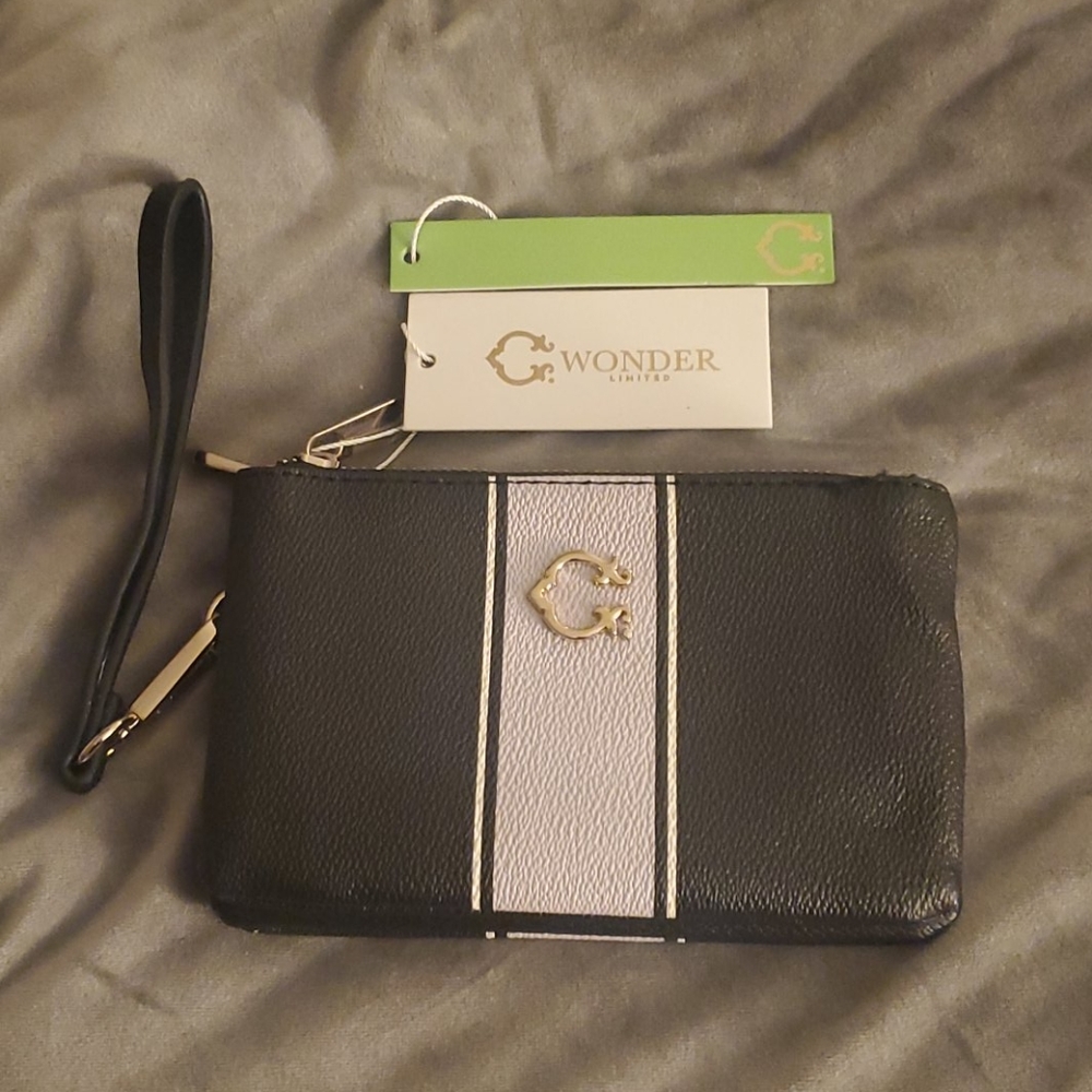 C Wonder black and white wristlet NWT